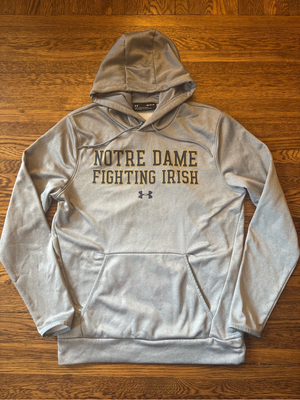 NOTRE DAME FIGHTING IRISH (UNDER ARMOUR) hoodie.